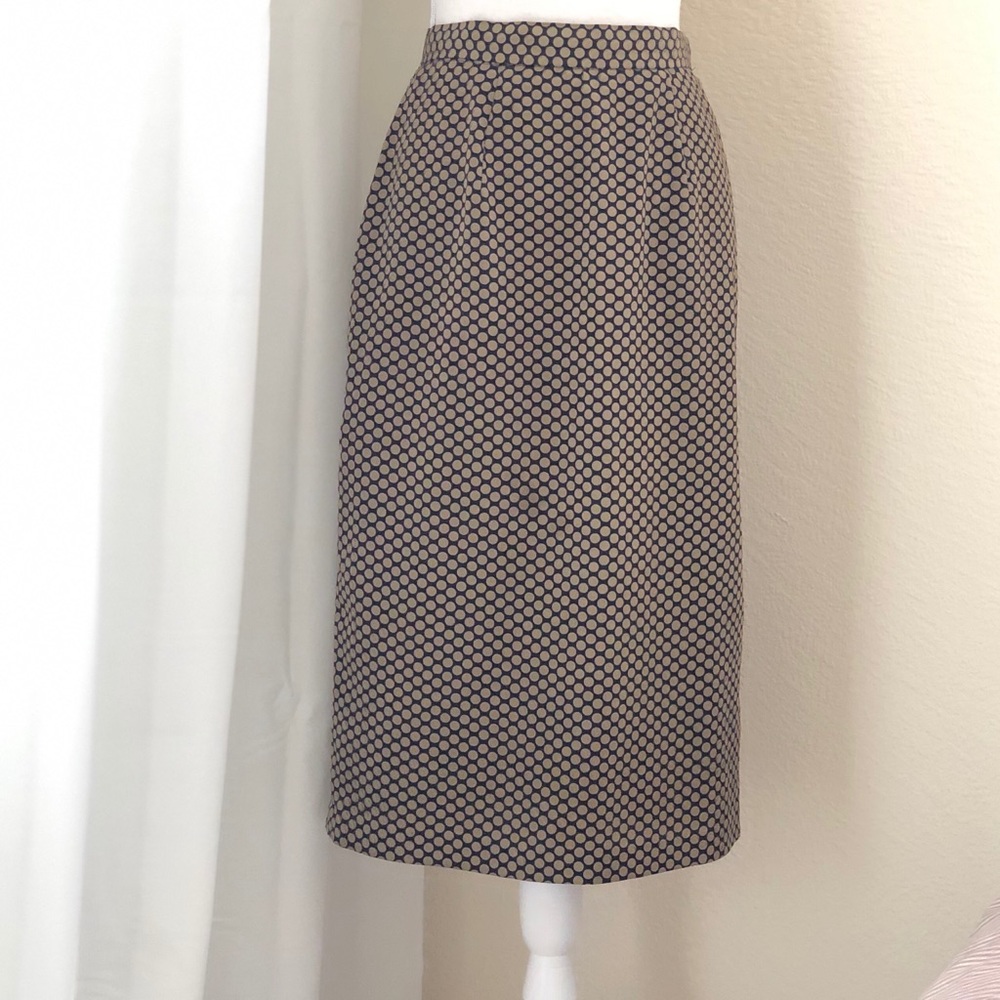 Patterned pencil skirt